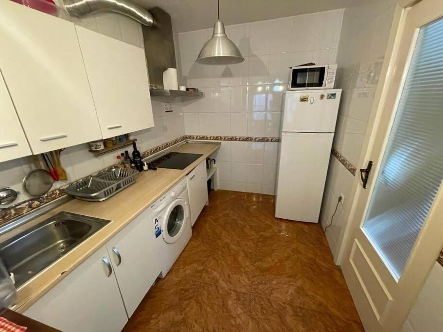 Lovely One Bedroom Flat- Excellent Location Grenade Extérieur photo